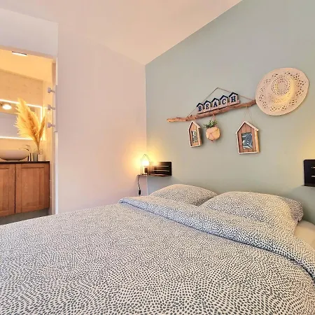 La Tiny Proche Et Foret