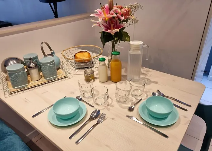 בית הארחה La Tiny Proche Et Foret 3*