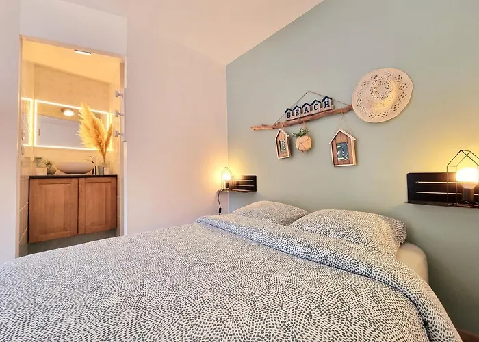 La Tiny Proche Et Foret